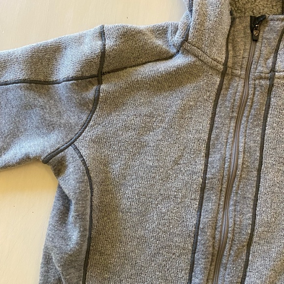 Boys zip up fleece with hoodie Size 10/12 Brand Kuhl Good Condition - Picture 7 of 9
